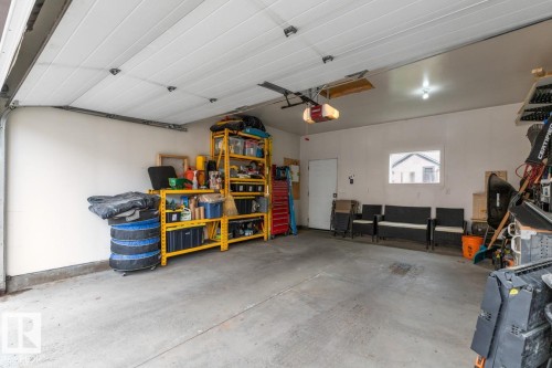 9908 87 Avenue, Edmonton, AB - Indoor Photo Showing Garage