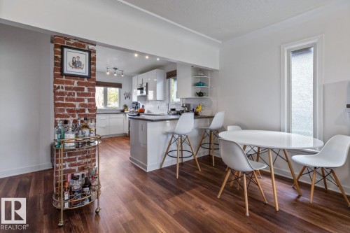 9908 87 Avenue, Edmonton, AB - Indoor Photo Showing Dining Room