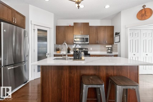 418 Simmonds Way, Leduc, AB - Indoor Photo Showing Kitchen