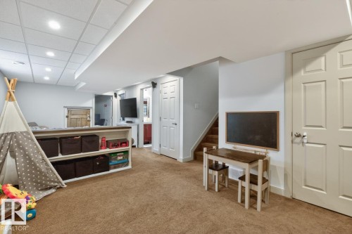 418 Simmonds Way, Leduc, AB - Indoor Photo Showing Other Room