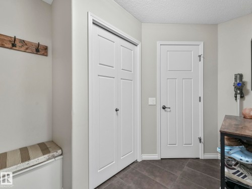 20853 92A Avenue Nw, Edmonton, AB - Indoor