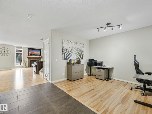 20853 92A Avenue Nw, Edmonton, AB - Indoor