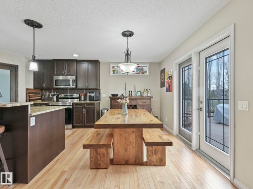 20853 92A Avenue Nw, Edmonton, AB - Indoor Photo Showing Kitchen With Upgraded Kitchen