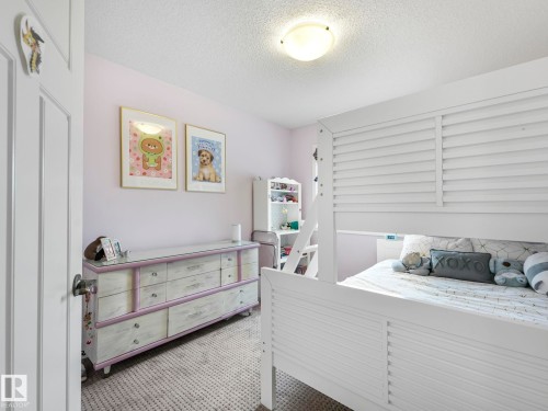 20853 92A Avenue Nw, Edmonton, AB - Indoor Photo Showing Bedroom