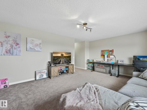 20853 92A Avenue Nw, Edmonton, AB - Indoor