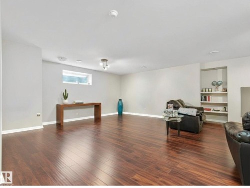 20853 92A Avenue Nw, Edmonton, AB - Indoor