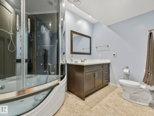 20853 92A Avenue Nw, Edmonton, AB - Indoor Photo Showing Bathroom