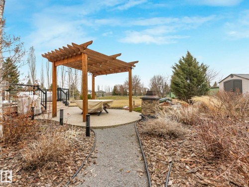 20853 92A Avenue Nw, Edmonton, AB - Outdoor