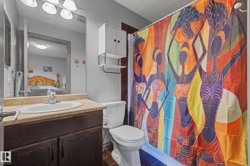 23 2005 70 Street, Edmonton, AB - Indoor Photo Showing Bathroom