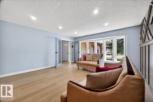 706 Burley Drive, Edmonton, AB - Indoor Photo Showing Living Room