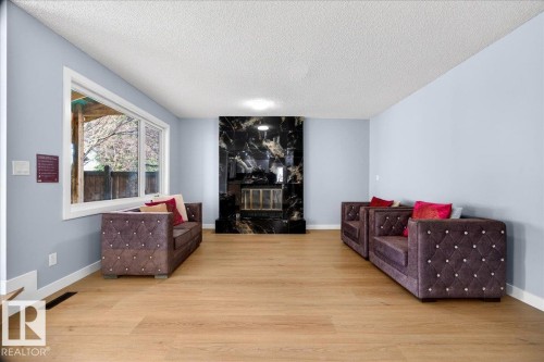 706 Burley Drive, Edmonton, AB - Indoor Photo Showing Living Room