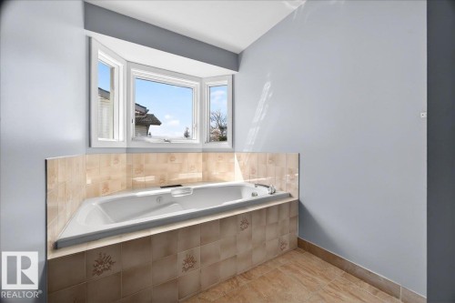 706 Burley Drive, Edmonton, AB - Indoor Photo Showing Bathroom