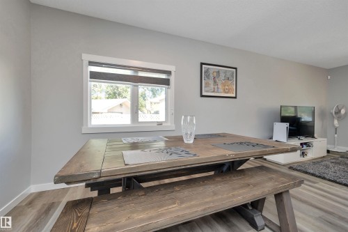 5223 43 Avenue, Leduc, AB - Indoor Photo Showing Living Room