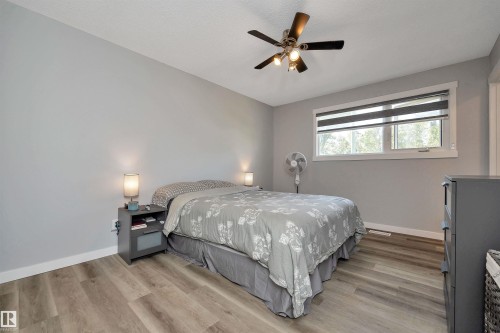 5223 43 Avenue, Leduc, AB - Indoor Photo Showing Bedroom