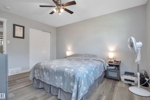 5223 43 Avenue, Leduc, AB - Indoor Photo Showing Bedroom