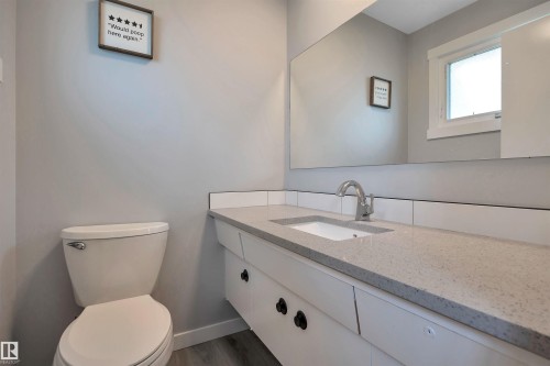 5223 43 Avenue, Leduc, AB - Indoor Photo Showing Bathroom