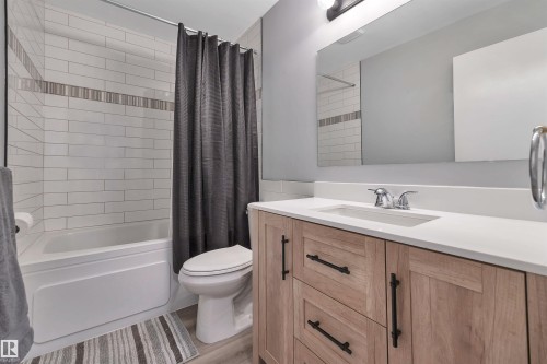 5223 43 Avenue, Leduc, AB - Indoor Photo Showing Bathroom