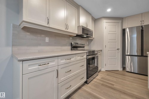 5223 43 Avenue, Leduc, AB - Indoor Photo Showing Kitchen
