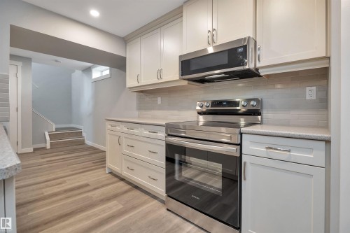 5223 43 Avenue, Leduc, AB - Indoor Photo Showing Kitchen