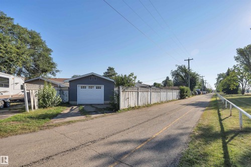 5223 43 Avenue, Leduc, AB - Outdoor