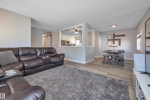 5223 43 Avenue, Leduc, AB - Indoor Photo Showing Living Room