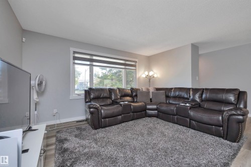 5223 43 Avenue, Leduc, AB - Indoor Photo Showing Living Room