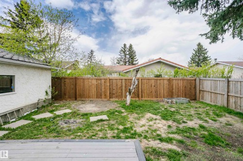 Large private yard with brand new fence at rear. - 11436 161 Avenue, Edmonton, AB - Outdoor