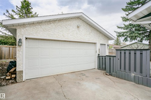 Spacious double detached garage is fully insulated and drywalled with an overhead gas heater. Garage dimensions approximately 21'x21' - 11436 161 Avenue, Edmonton, AB - Outdoor With Exterior