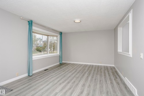 11436 161 Avenue, Edmonton, AB - Indoor Photo Showing Other Room