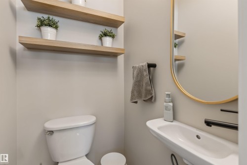 19220 27 Avenue, Edmonton, AB - Indoor Photo Showing Bathroom