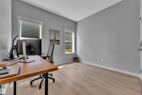4135 Hawthorn Crest, Edmonton, AB - Indoor Photo Showing Office