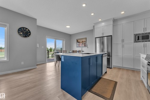 4135 Hawthorn Crest, Edmonton, AB - Indoor Photo Showing Kitchen With Upgraded Kitchen