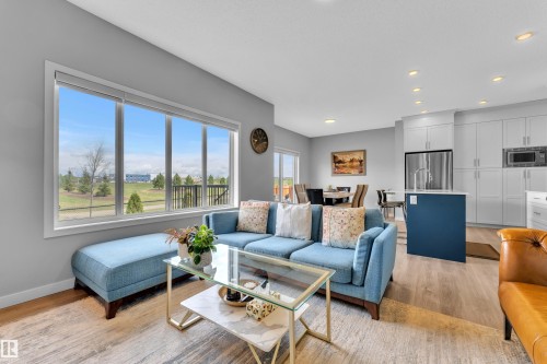 4135 Hawthorn Crest, Edmonton, AB - Indoor Photo Showing Living Room
