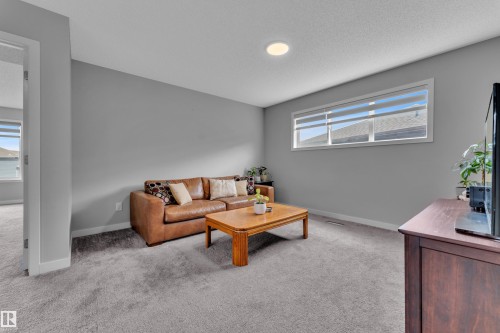 4135 Hawthorn Crest, Edmonton, AB - Indoor