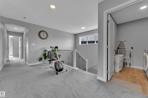 4135 Hawthorn Crest, Edmonton, AB - Indoor Photo Showing Other Room