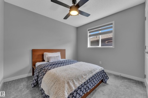 4135 Hawthorn Crest, Edmonton, AB - Indoor Photo Showing Bedroom