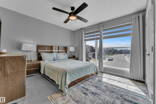 4135 Hawthorn Crest, Edmonton, AB - Indoor Photo Showing Bedroom