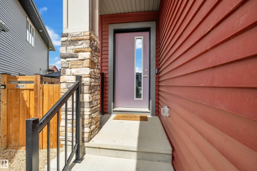 4135 Hawthorn Crest, Edmonton, AB - Outdoor With Exterior