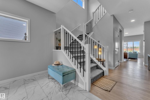 4135 Hawthorn Crest, Edmonton, AB - Indoor Photo Showing Other Room