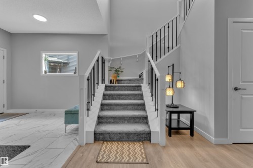 4135 Hawthorn Crest, Edmonton, AB - Indoor Photo Showing Other Room
