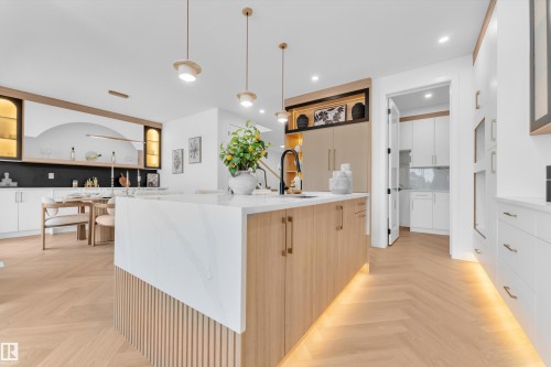 8458 Mayday Link, Edmonton, AB - Indoor Photo Showing Kitchen