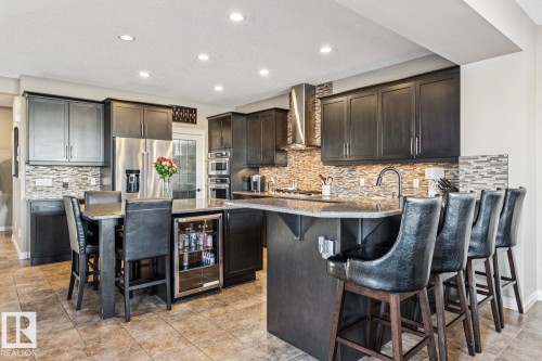 3673 Atkinson Loop, Edmonton, AB - Indoor Photo Showing Kitchen With Upgraded Kitchen