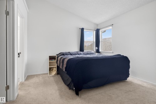 9014 166 Avenue, Edmonton, AB - Indoor Photo Showing Bedroom