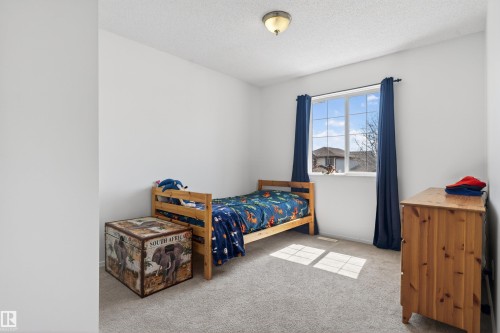 9014 166 Avenue, Edmonton, AB - Indoor Photo Showing Bedroom