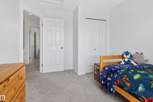9014 166 Avenue, Edmonton, AB - Indoor Photo Showing Bedroom