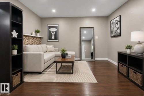 9014 166 Avenue, Edmonton, AB - Indoor
