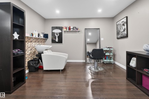 9014 166 Avenue, Edmonton, AB - Indoor