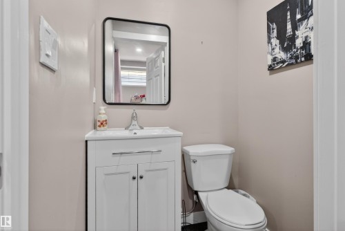 9014 166 Avenue, Edmonton, AB - Indoor Photo Showing Bathroom