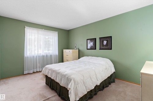 17404 Callingwood Road, Edmonton, AB - Indoor Photo Showing Bedroom
