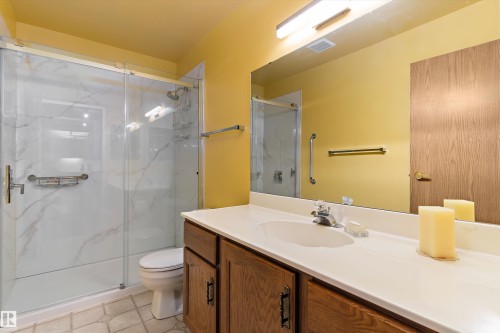 17404 Callingwood Road, Edmonton, AB - Indoor Photo Showing Bathroom